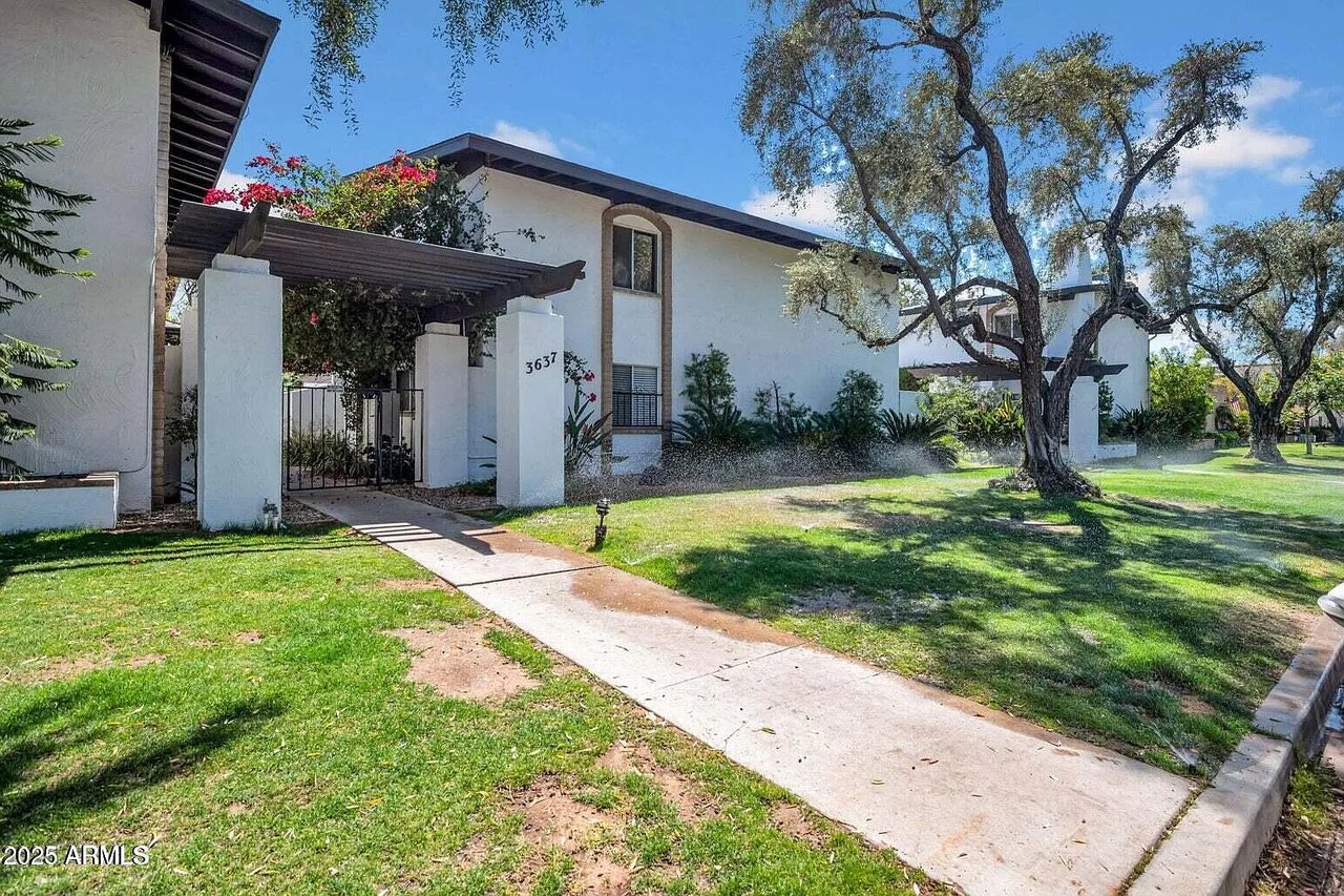 3637 E MONTEROSA Street 8
