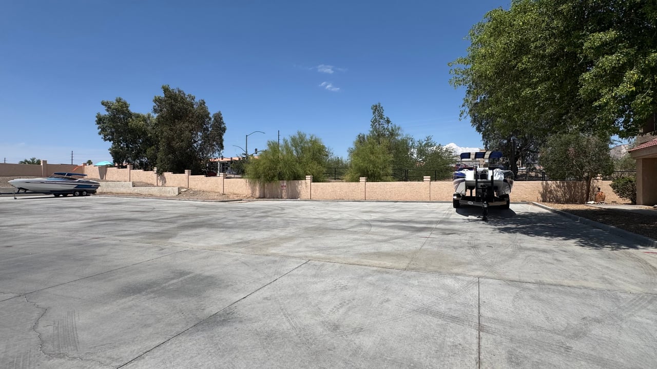 1650 Smoketree Ave S 121 (Rotary Beach/Park)