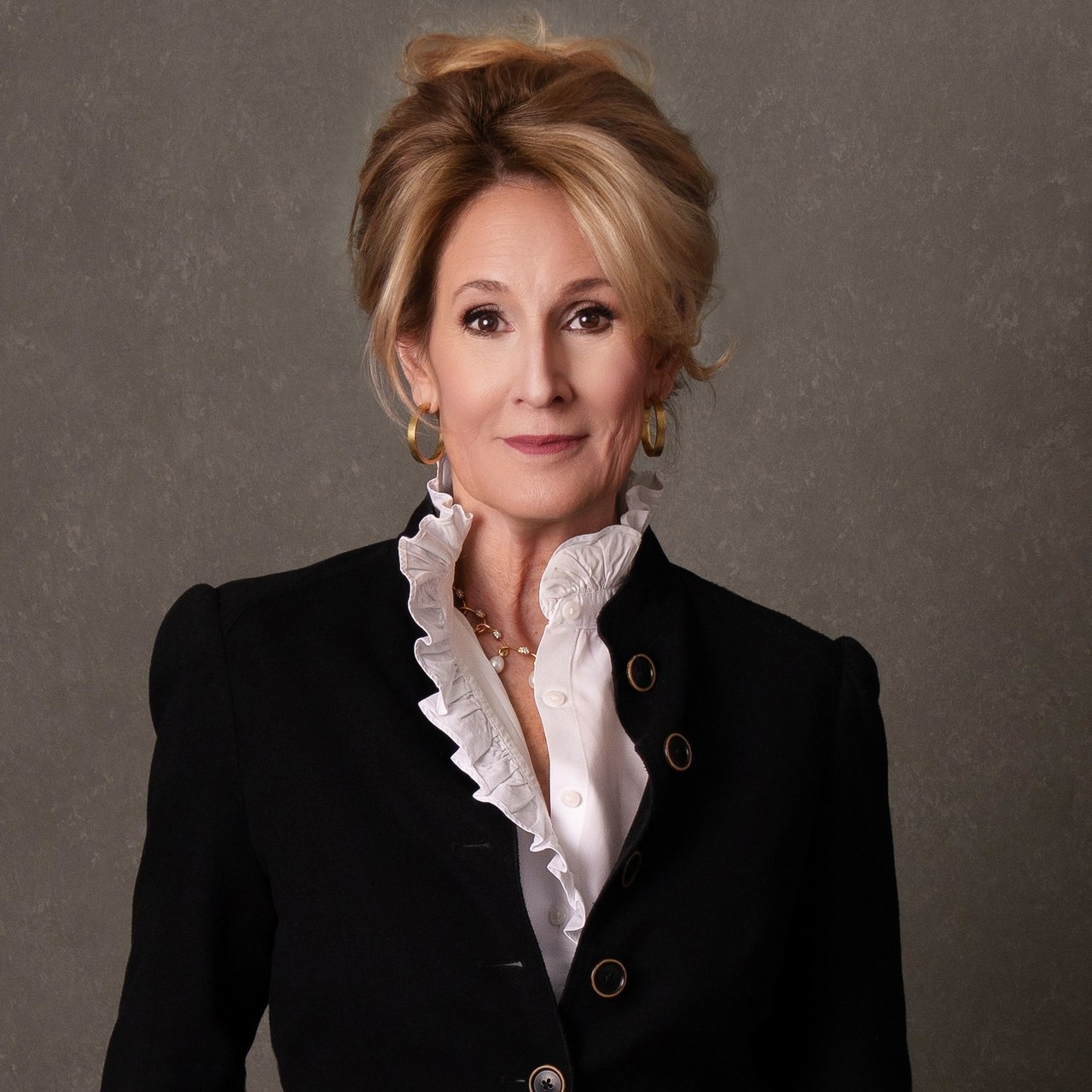 Laurie Madaus New Hope, PA Real Estate Agent Headshot