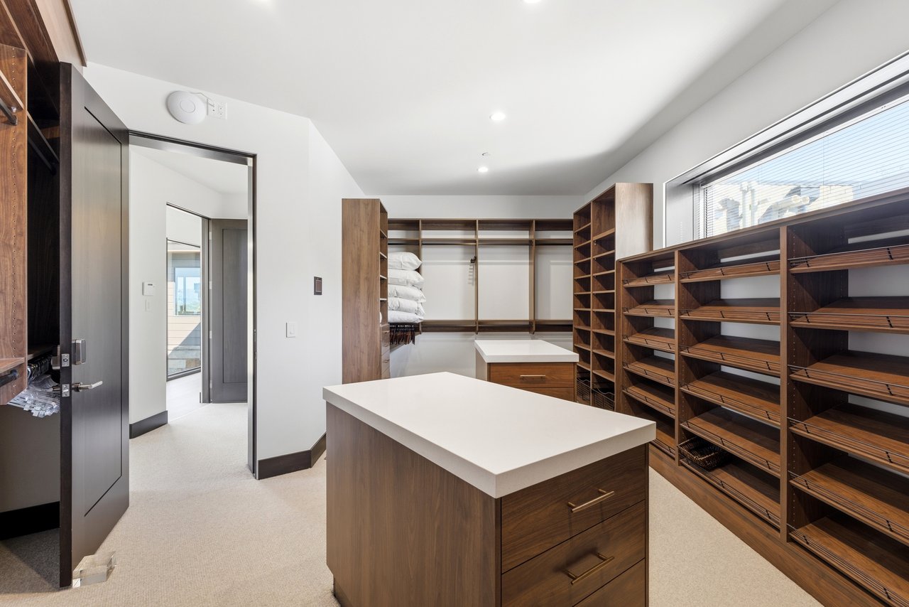 Top-of-Promontory Architectural Estate — Furnished & Turnkey - Front-Row Mountain Views