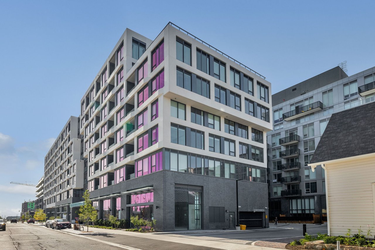 720-2450 Old Bronte Road Unit: 720