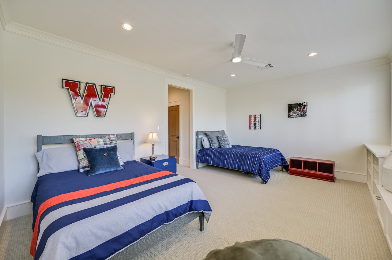 4907 Rollingwood Drive