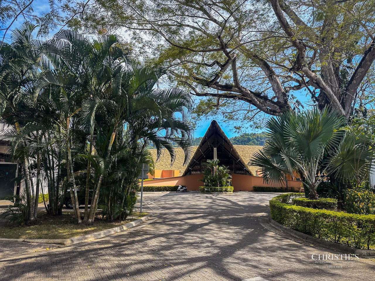 Ciudad del Mar Modern Home - South Jaco Beach 