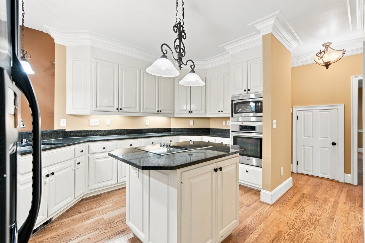 Where Luxury Meets the View on Monte Sano