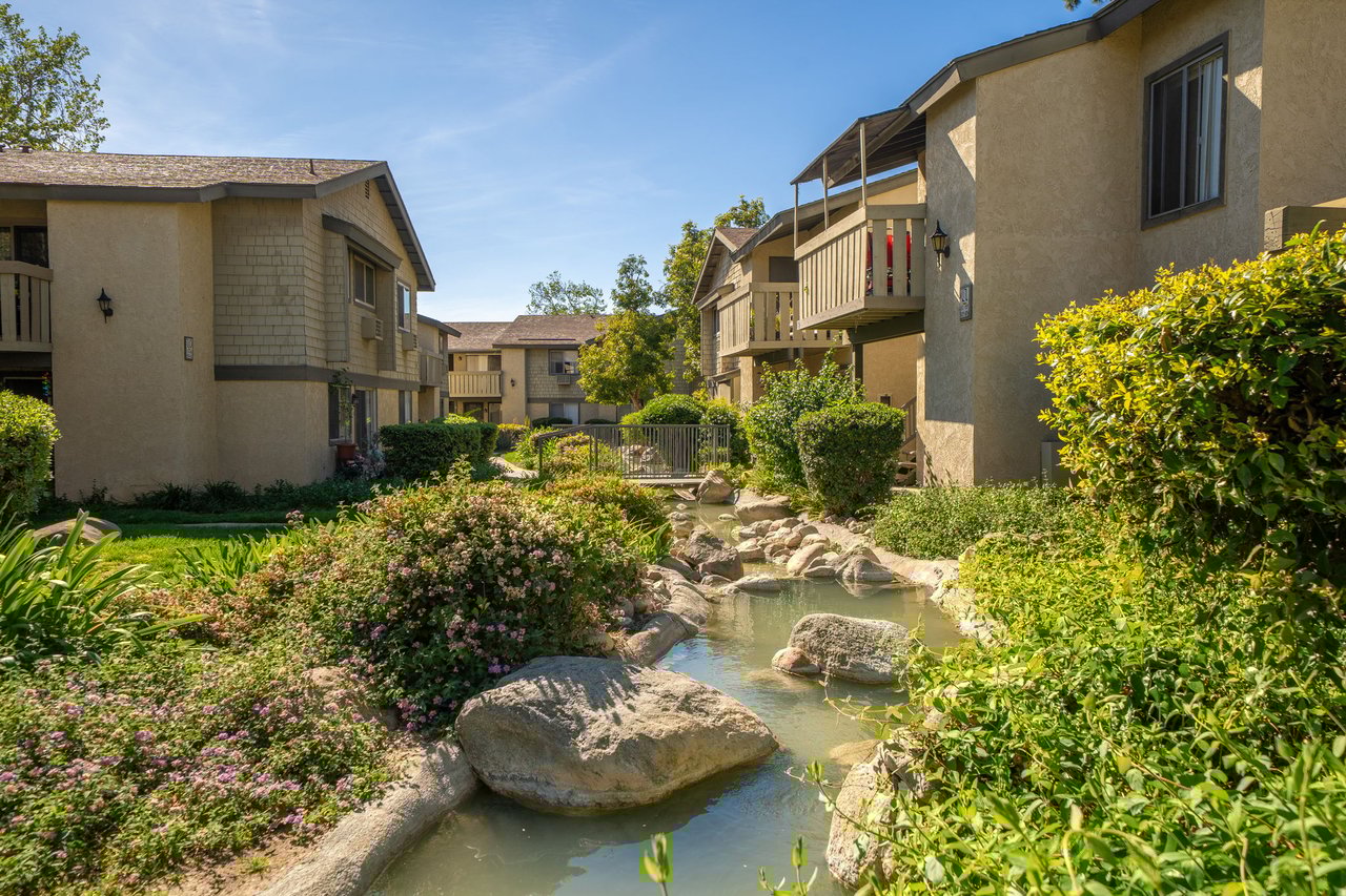 960 E Bonita Avenue 91