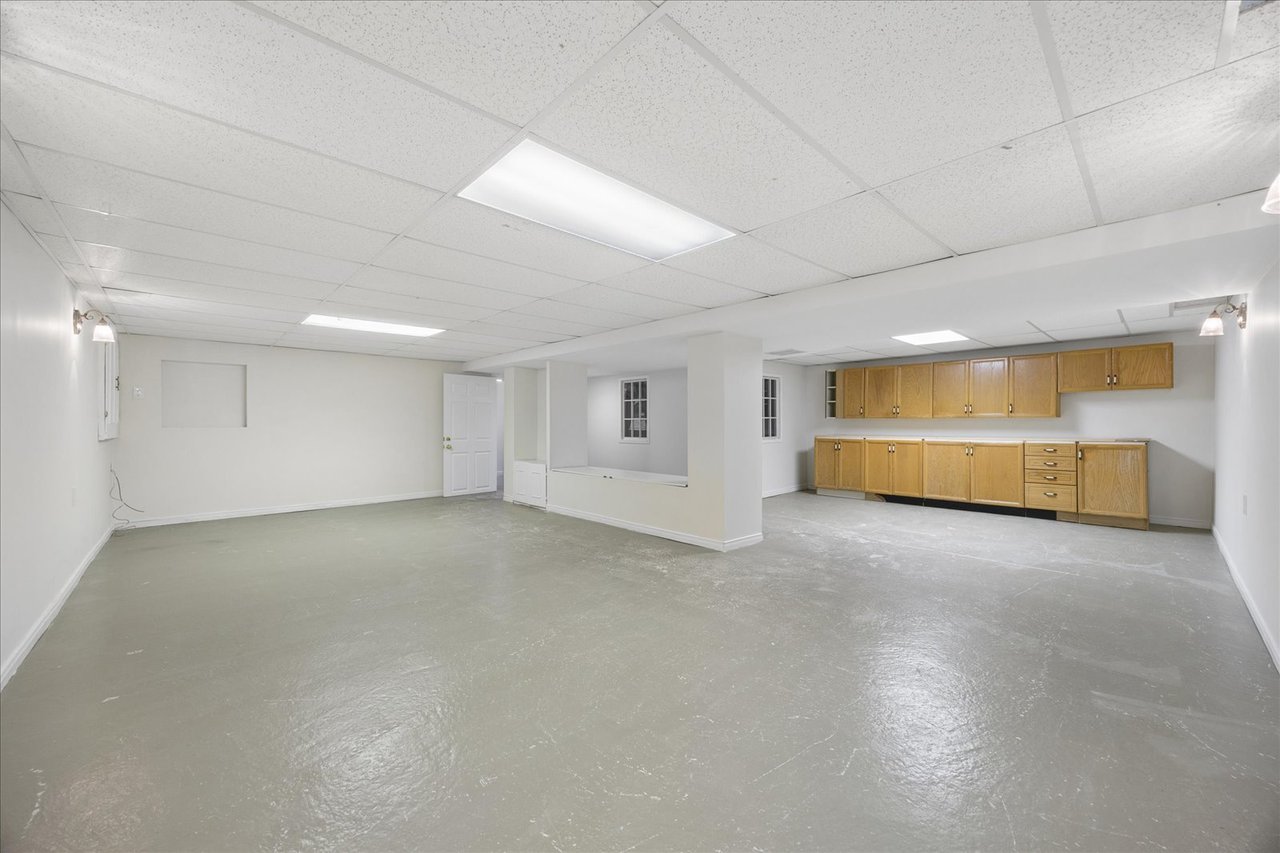 32 Valley Centre Drive