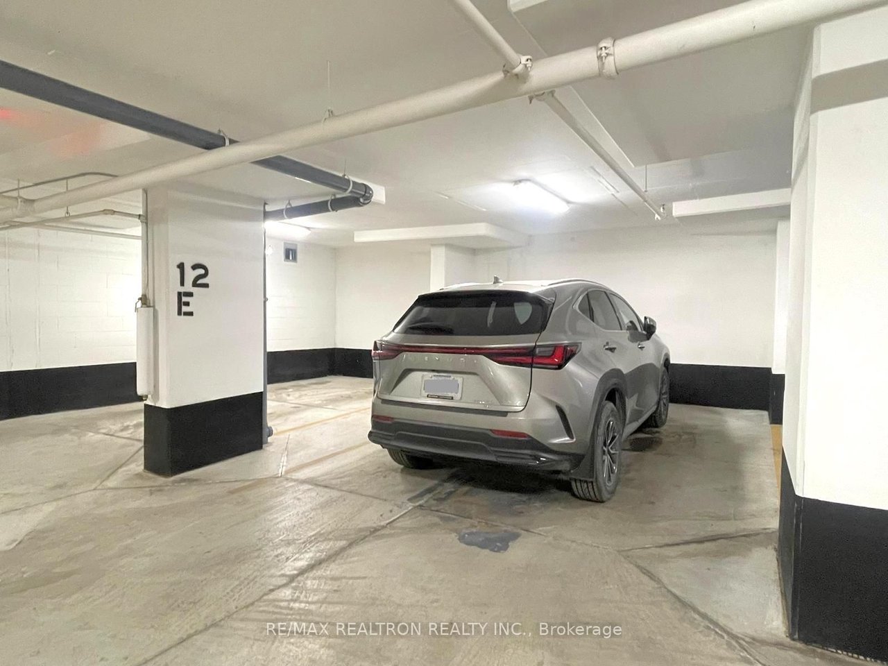 PENTHOUSE ON ENGLINGTON CROSSTOWN LRT