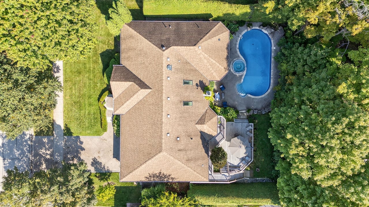 6 Falling Leaf Crt, Aurora