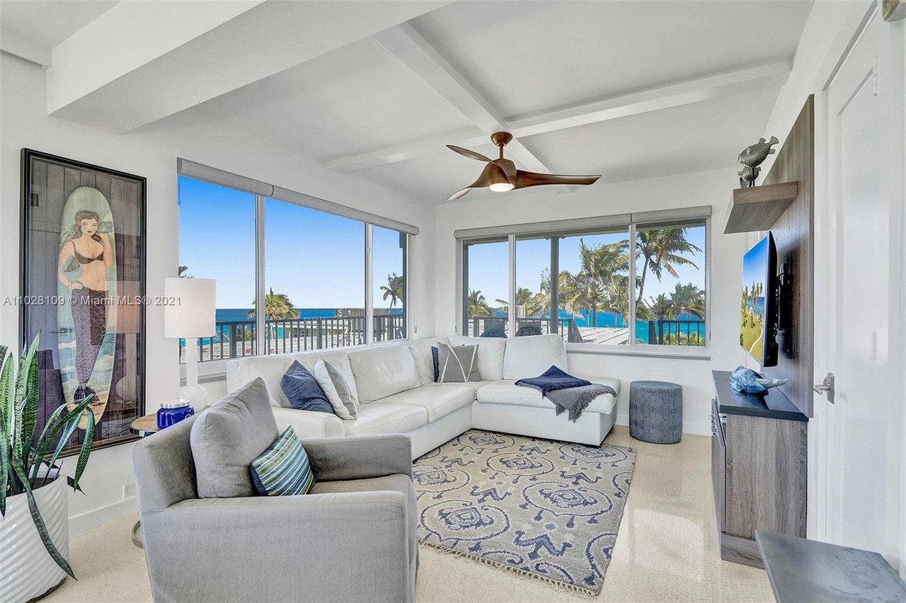 1221 Hillsboro Mile APT 17C