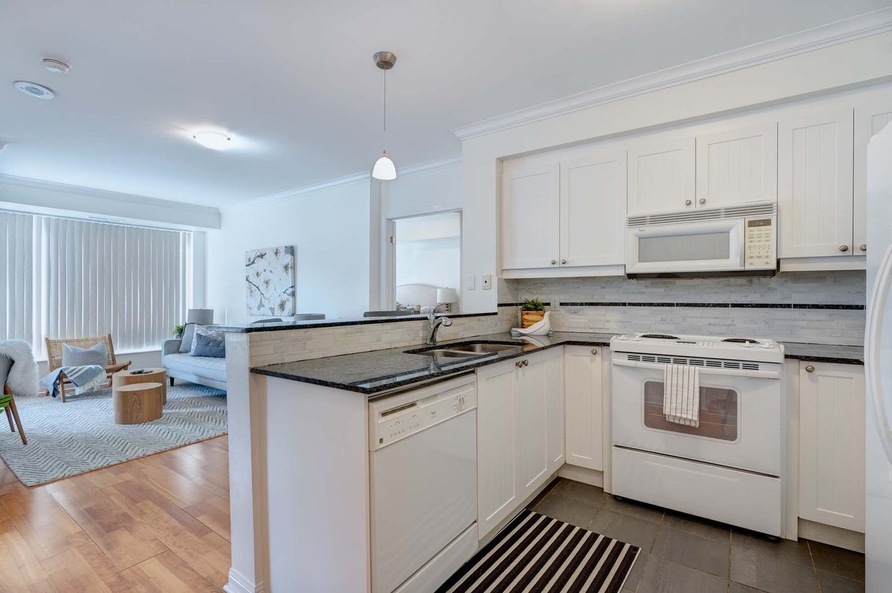 1801 Bayview Ave, #206