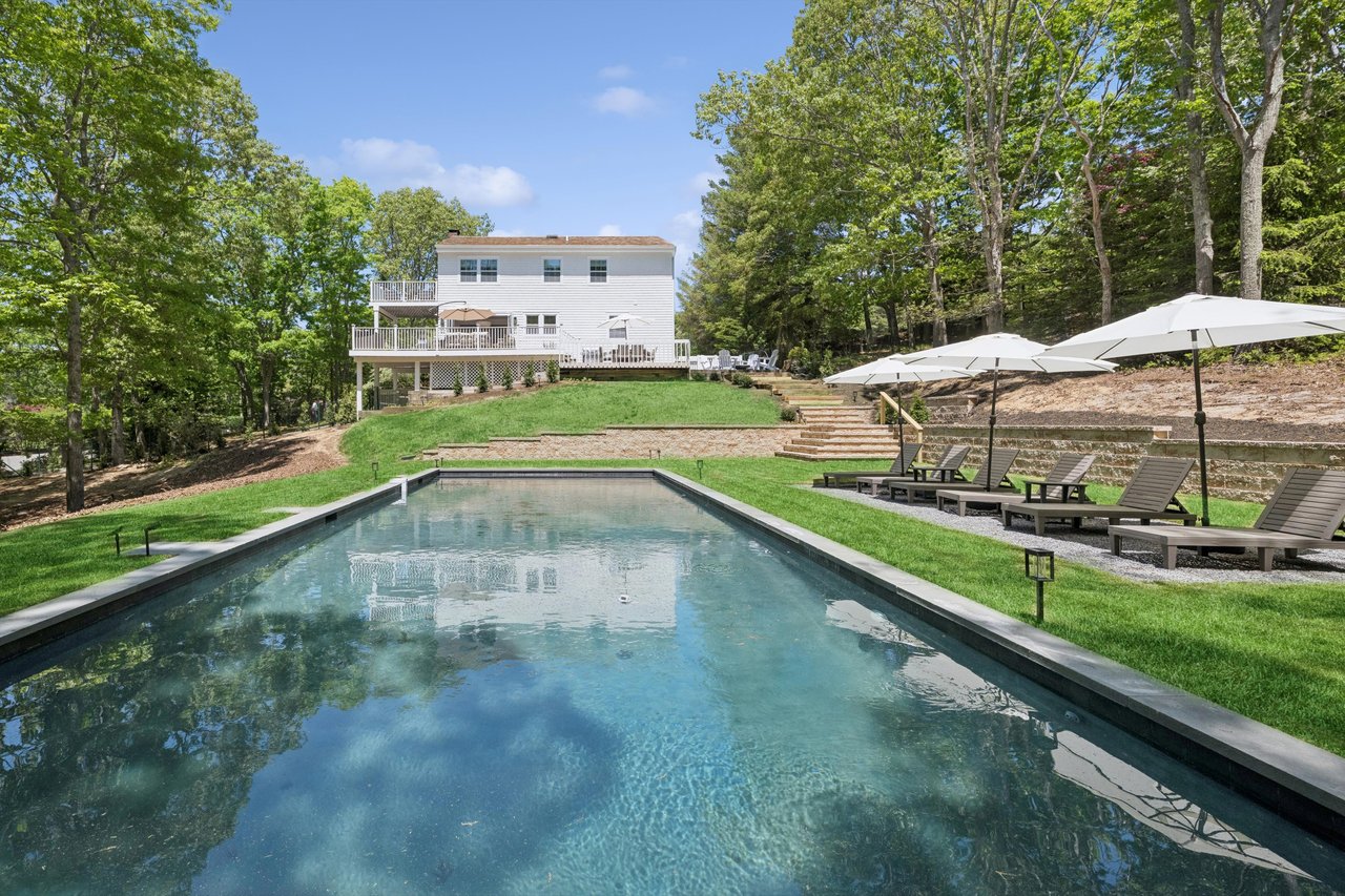 4 Trail Court, Water Mill, NY 11976