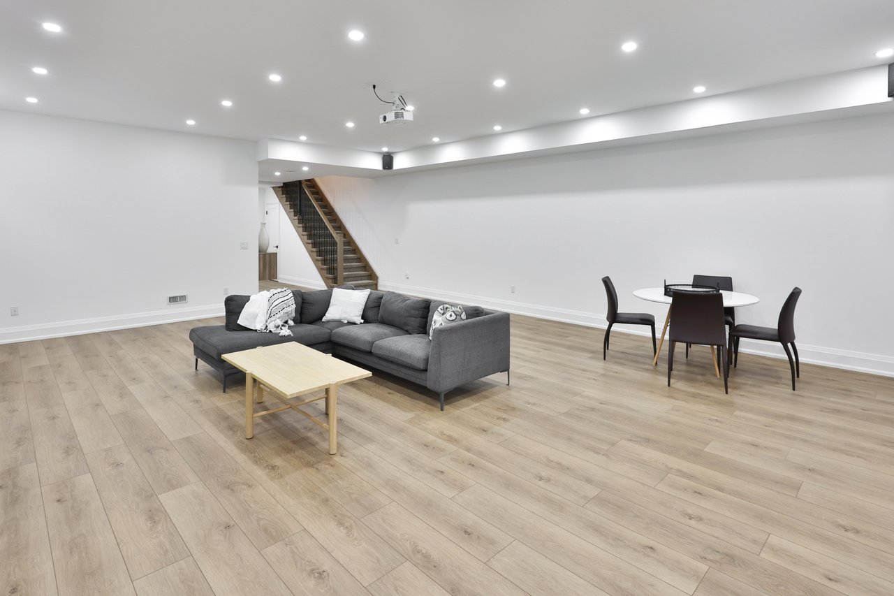 1176 Kane Road