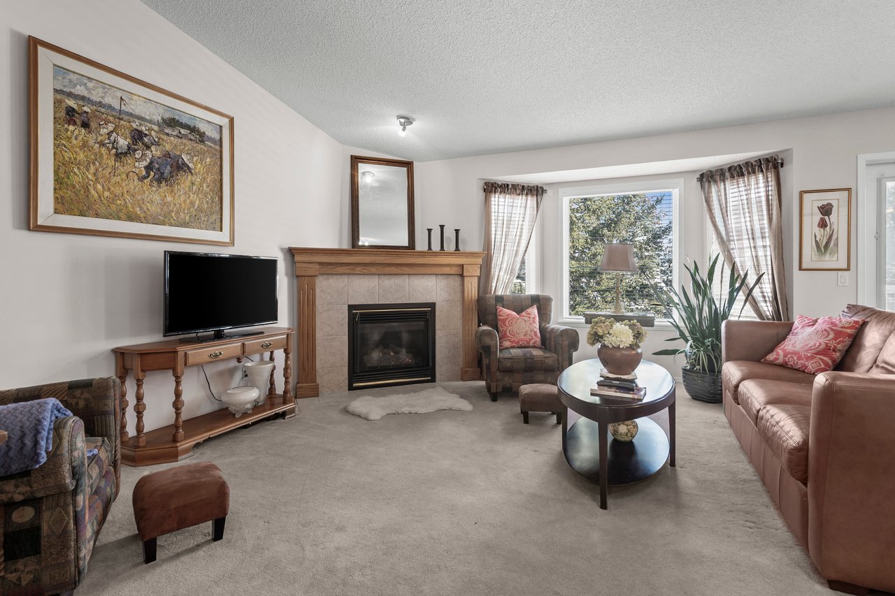 180 Valley Ridge Heights NW