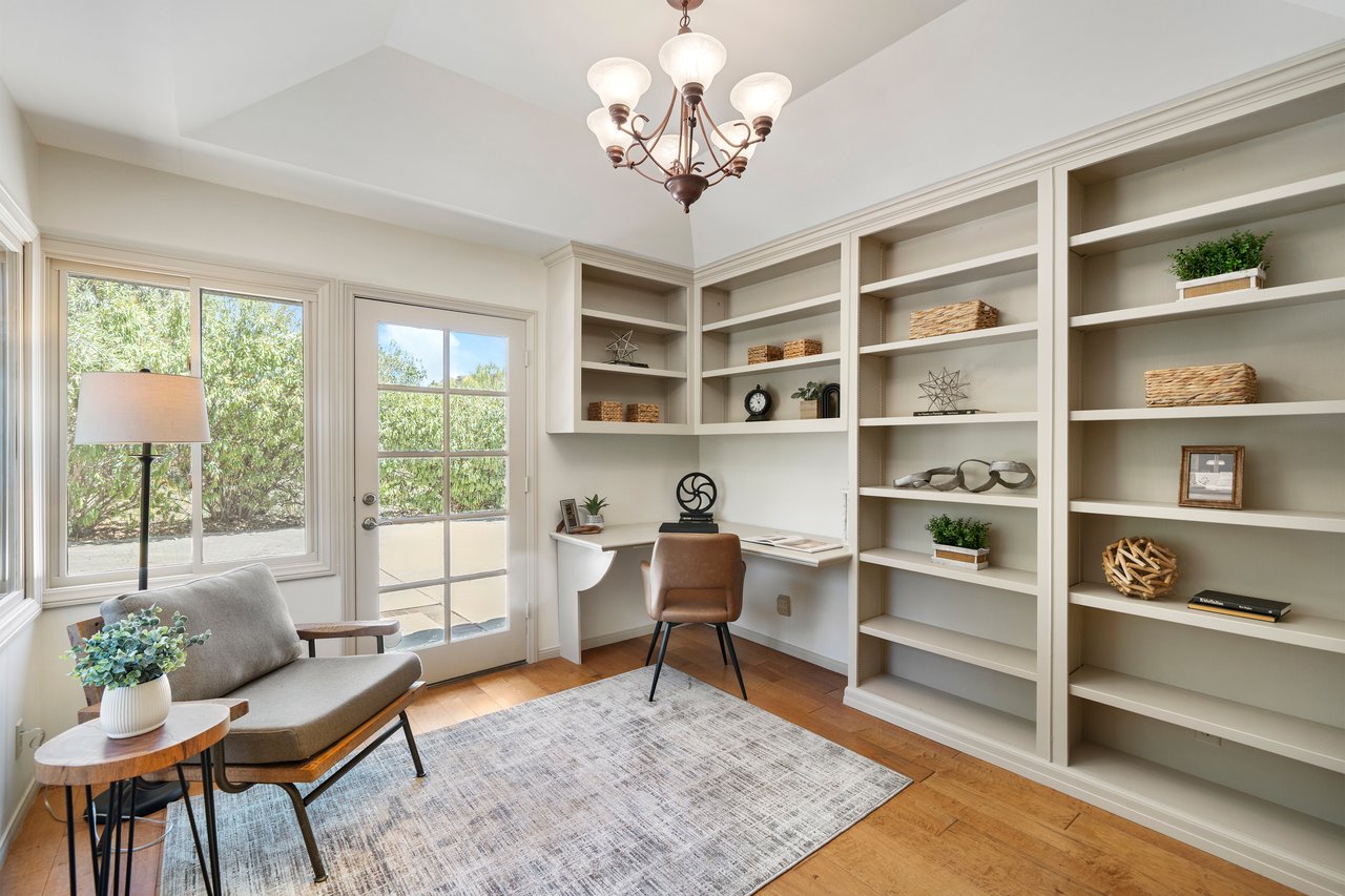 38785 Avenida Bonita