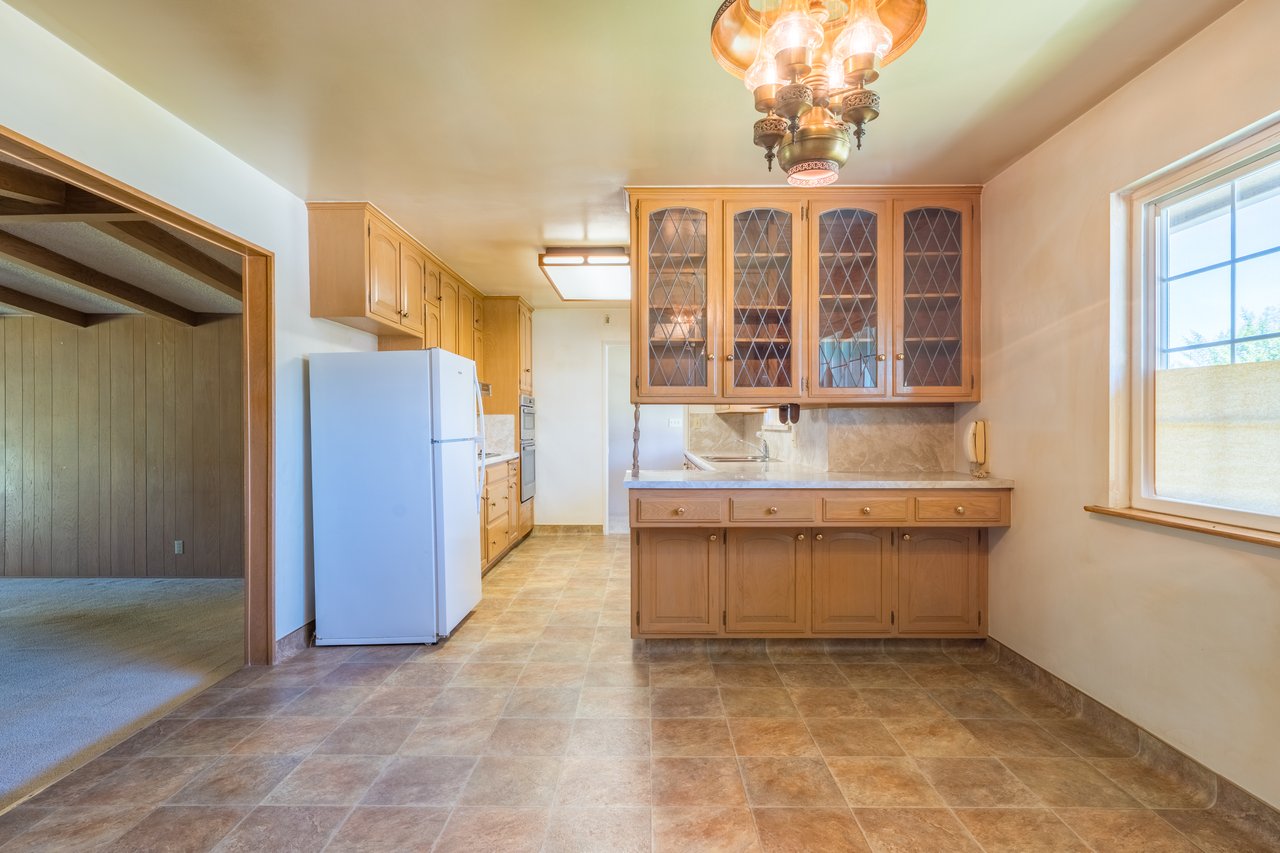 645 W Celeste Ave