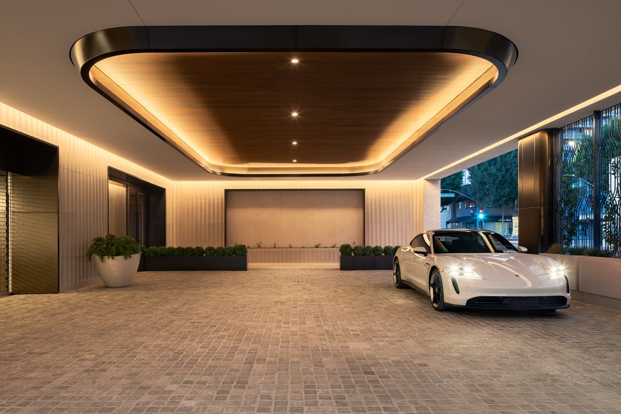 9900 S Santa Monica Blvd Unit: 2D