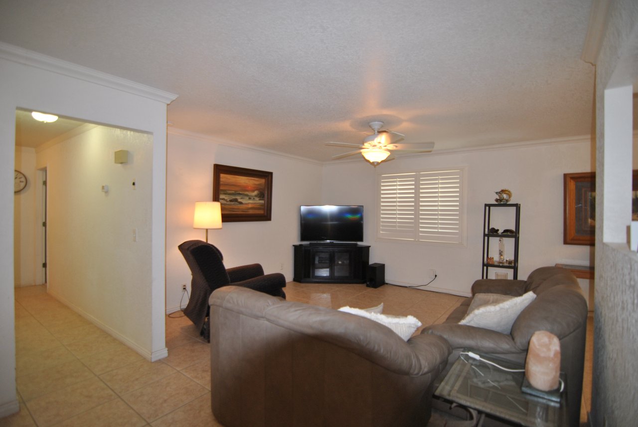 1666 Topaz Dr 