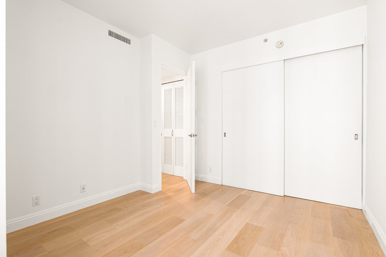 The Dorchester #408, Wilshire Corridor