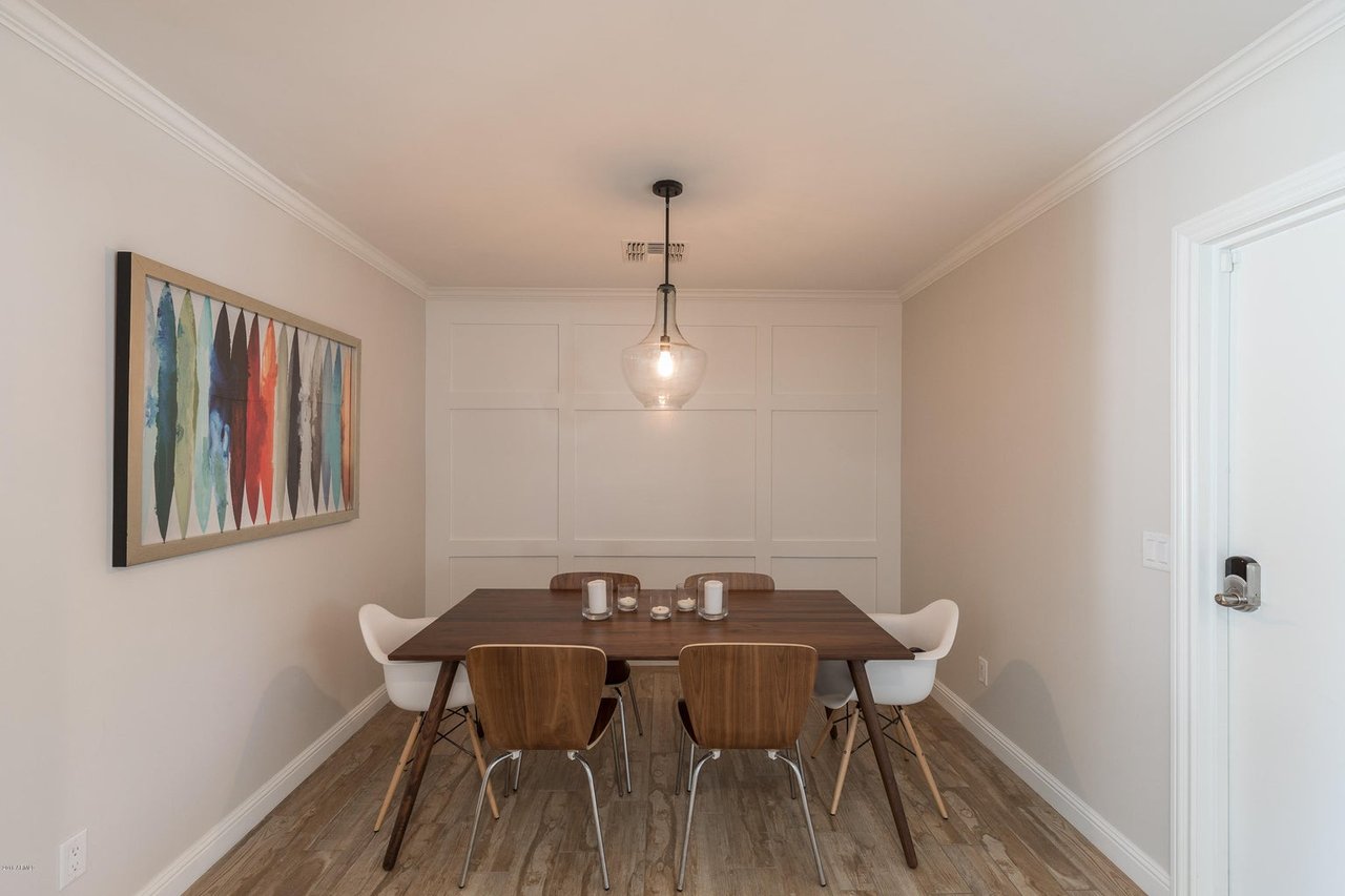 4009 E AVALON Dr