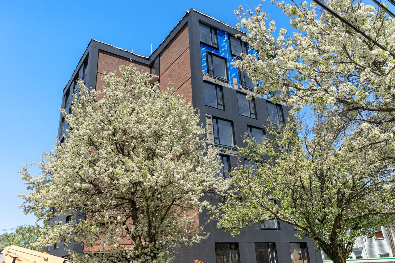 Somerville-125 Lowell St - The Belmont