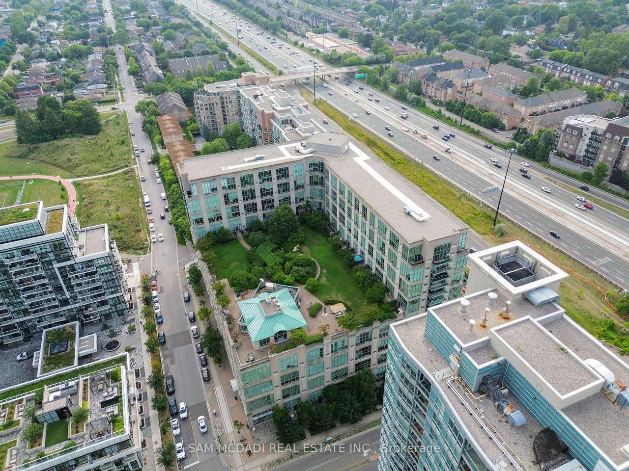 DREAMY TWO-STOREY PENTHOUSE