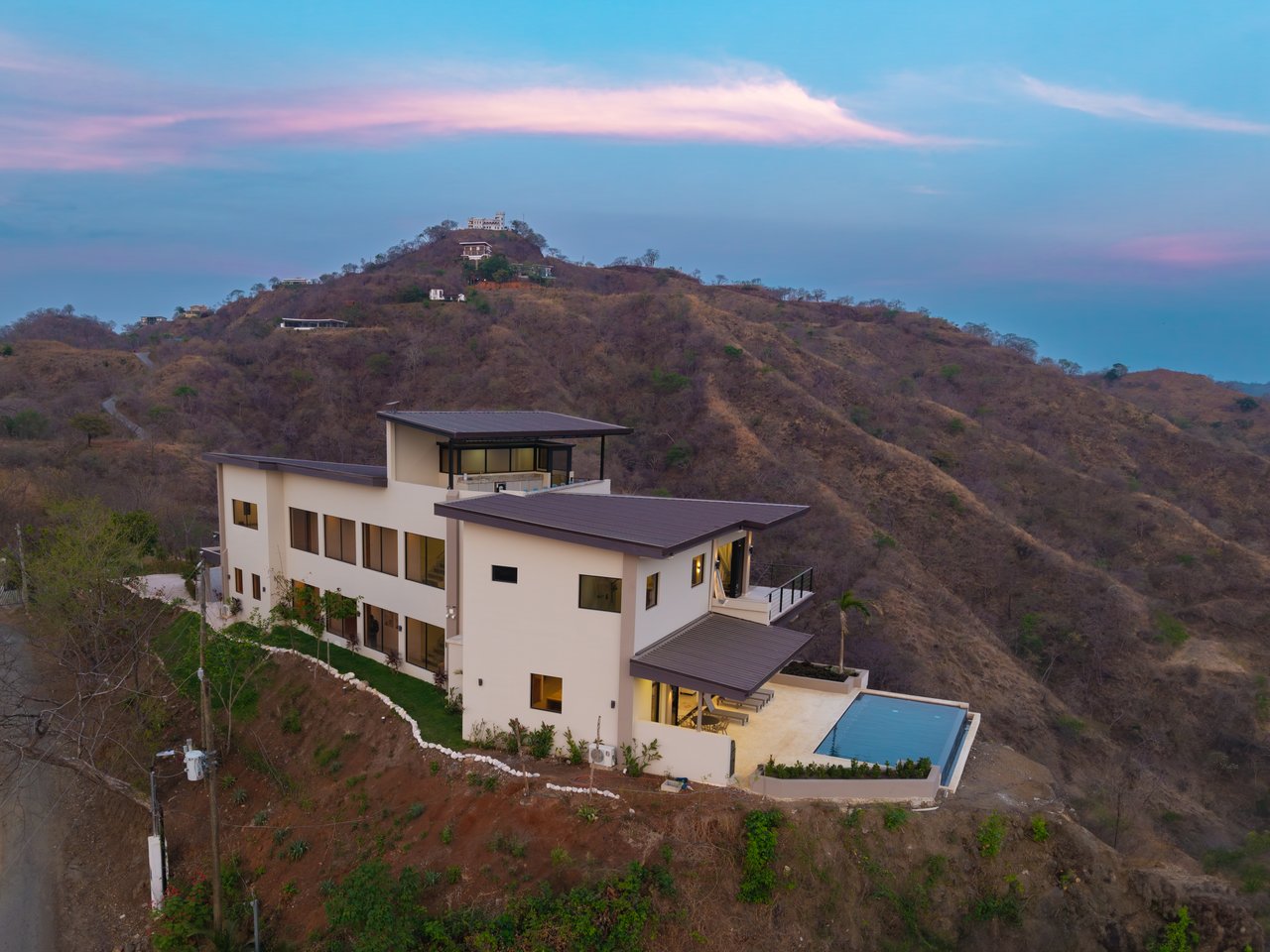 Casa Vista Escondida | 5 Bedroom Ocean View Estate with Seller Financing & Additional Lot in Playa Potrero Costa Rica