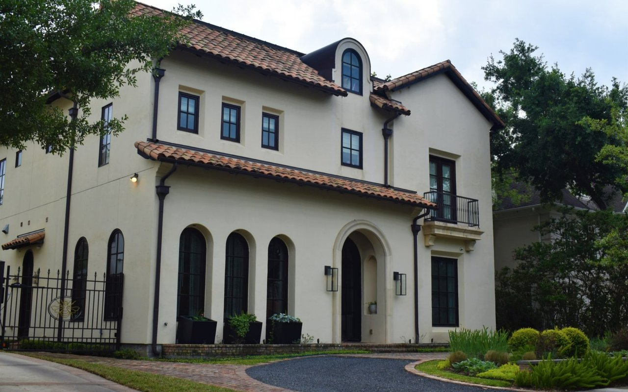 Robbins Place Condominiums