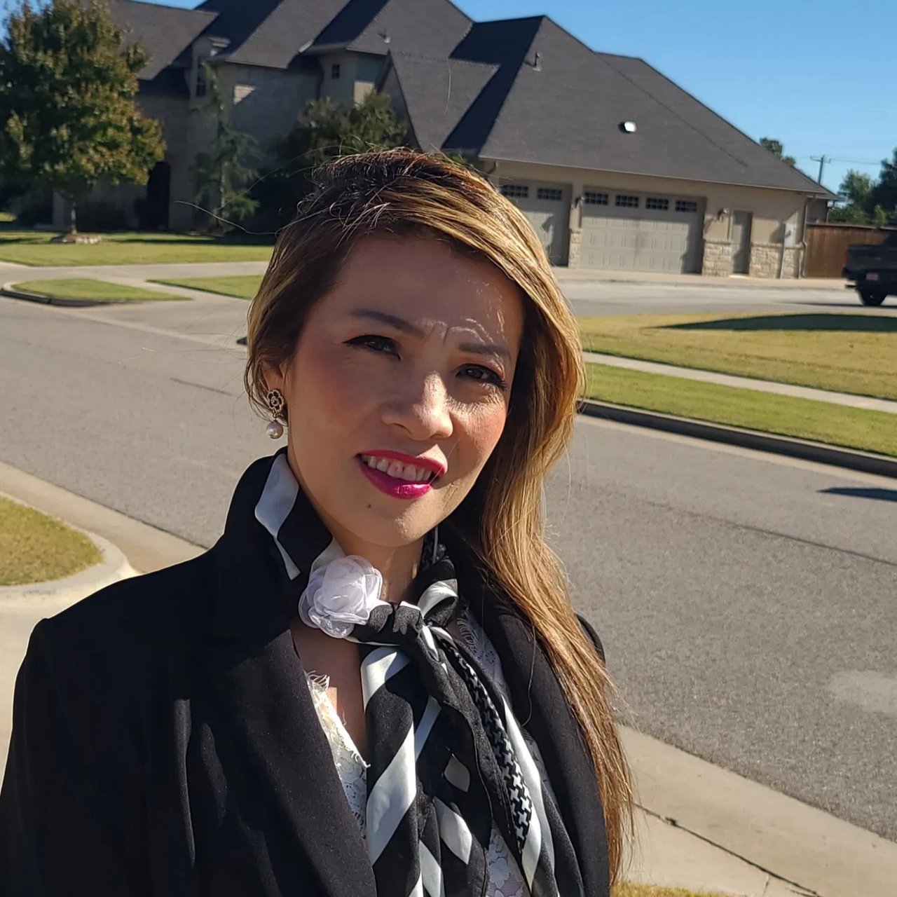 Tram Le Norman, OK Real Estate Agent Headshot