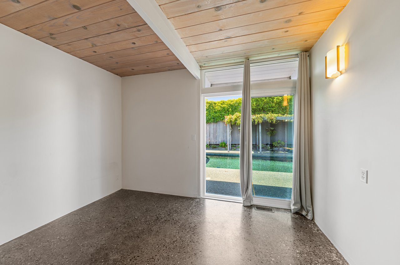 240 Loma Ave