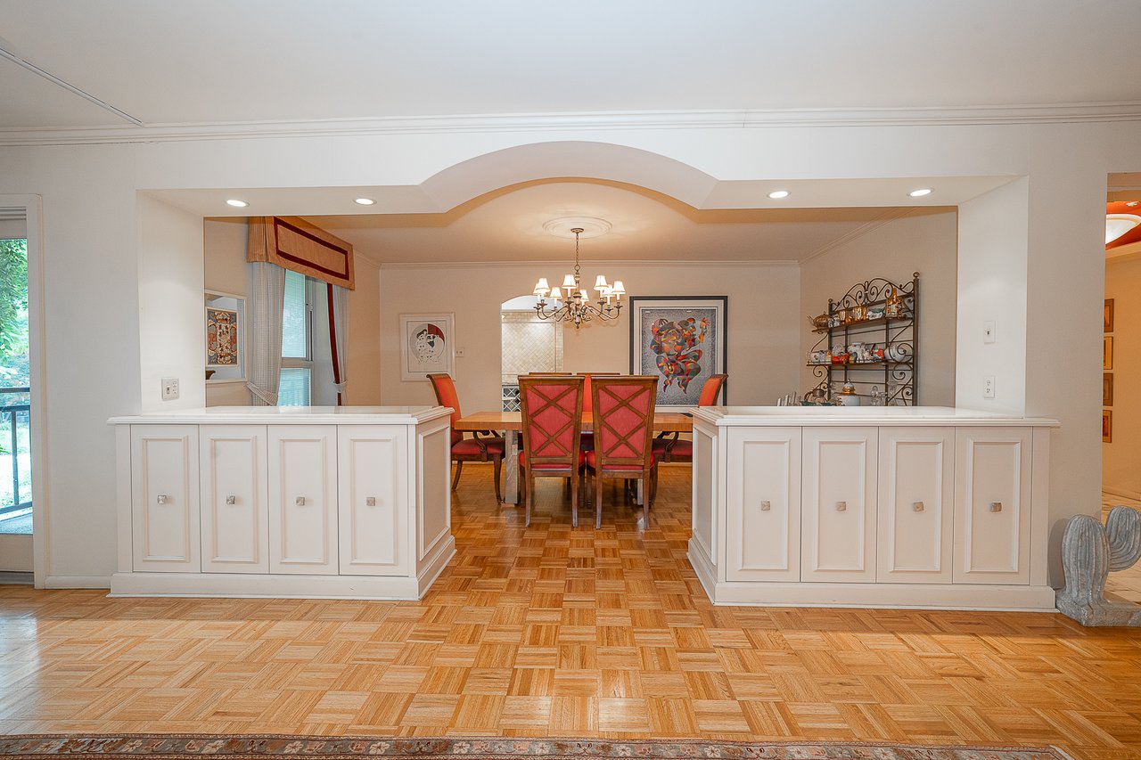 Price Improvement!!! Fab 3 bed 2.5 bath Main Line Condo