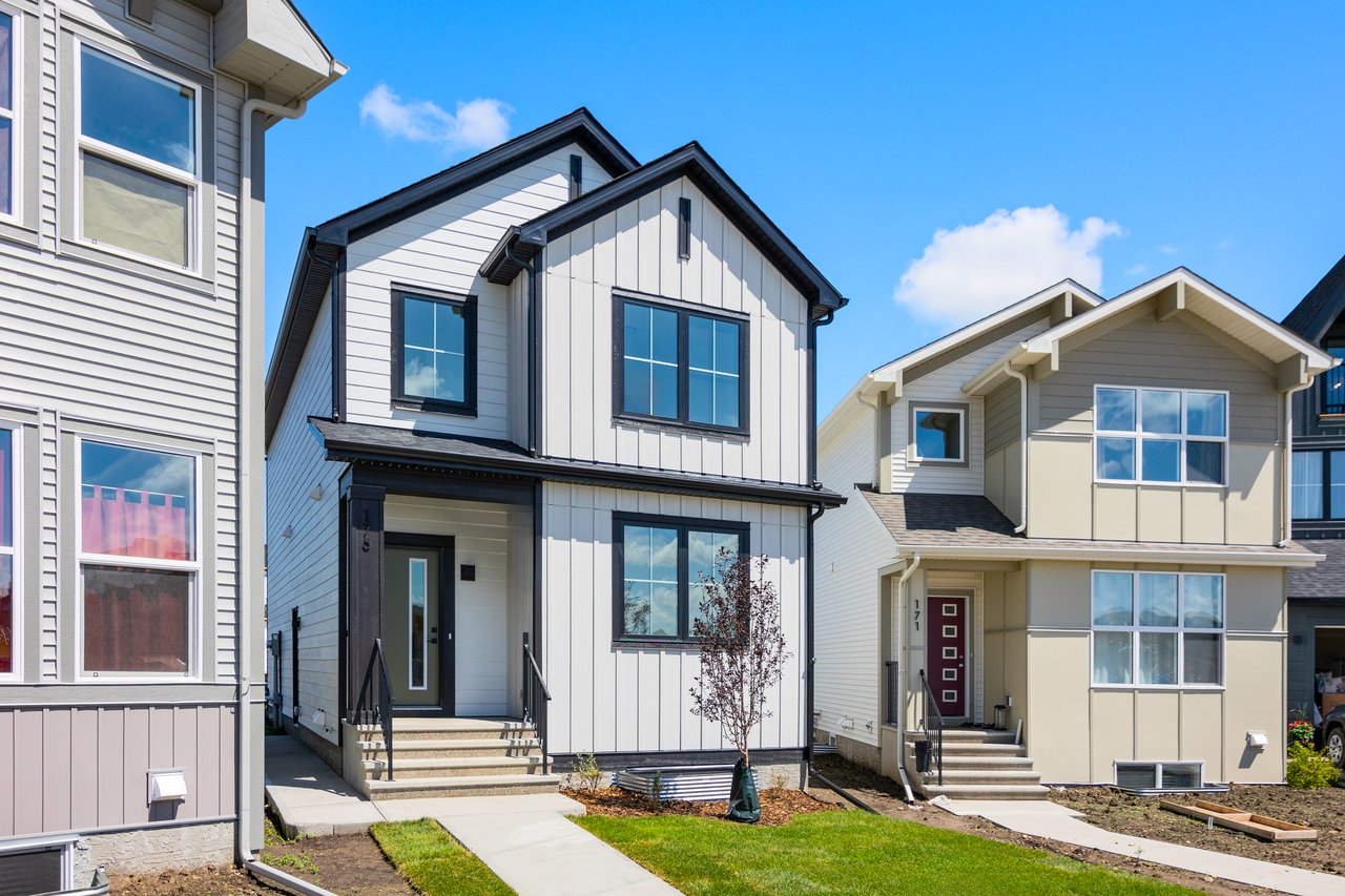 175 Belvedere Crescent SE