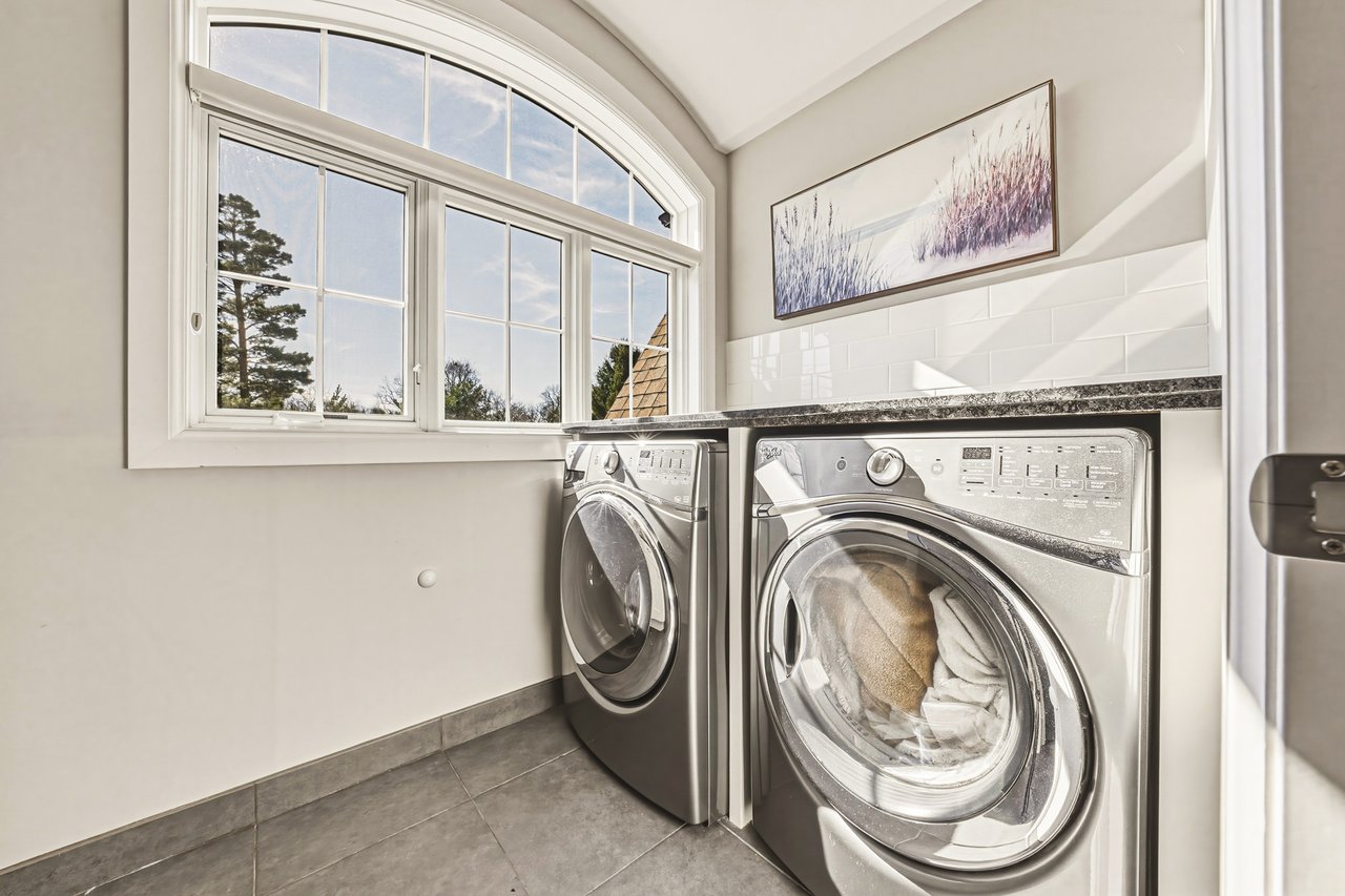 Custom South Aldershot Retreat