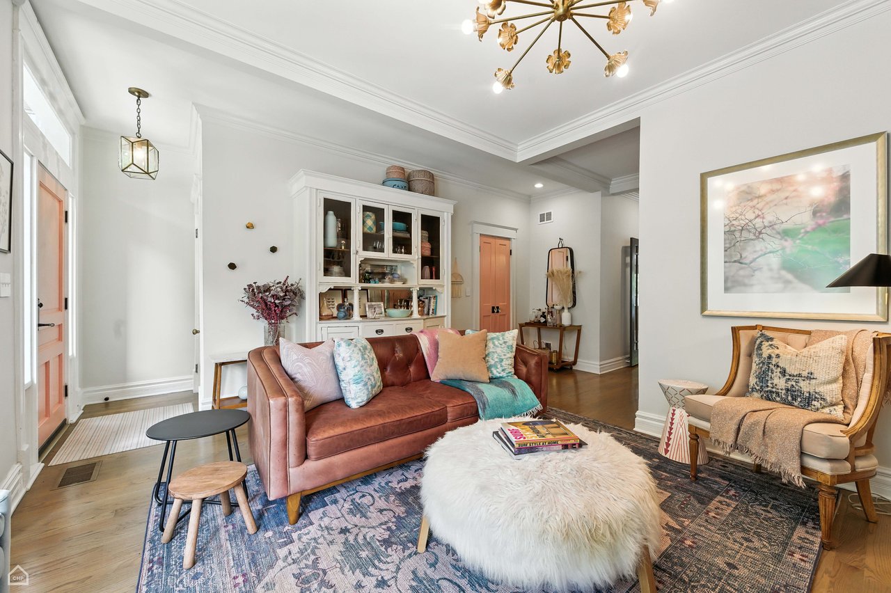 3539 N Hoyne Ave , Chicago, IL 60618