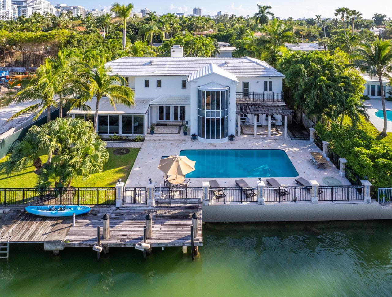 6465 Pine Tree Drive Cir