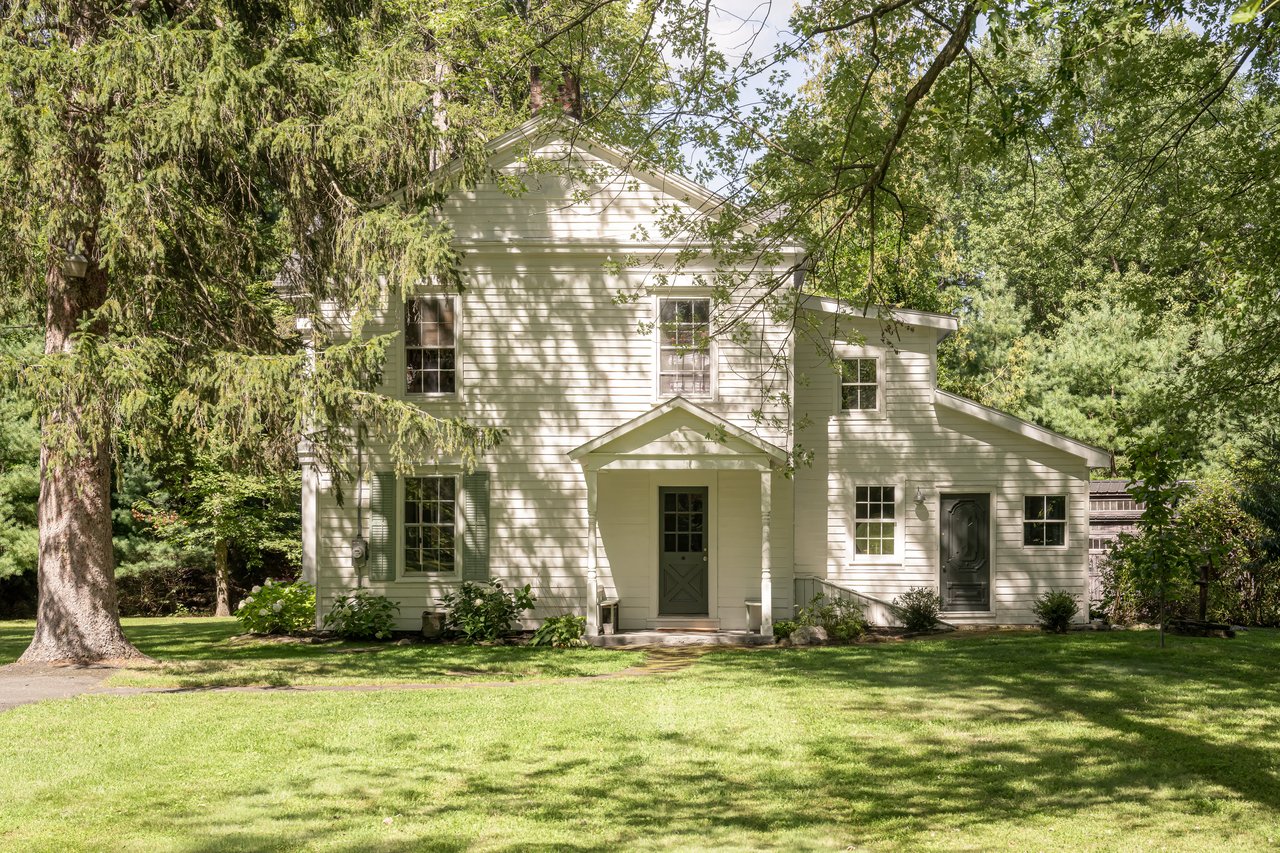 24 Van Wyck Lane, Hudson