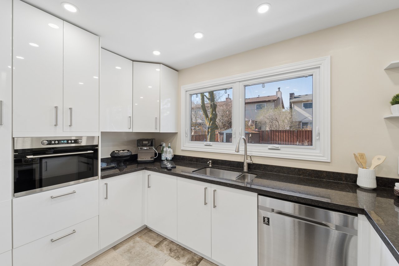 1156 Gloucester Square