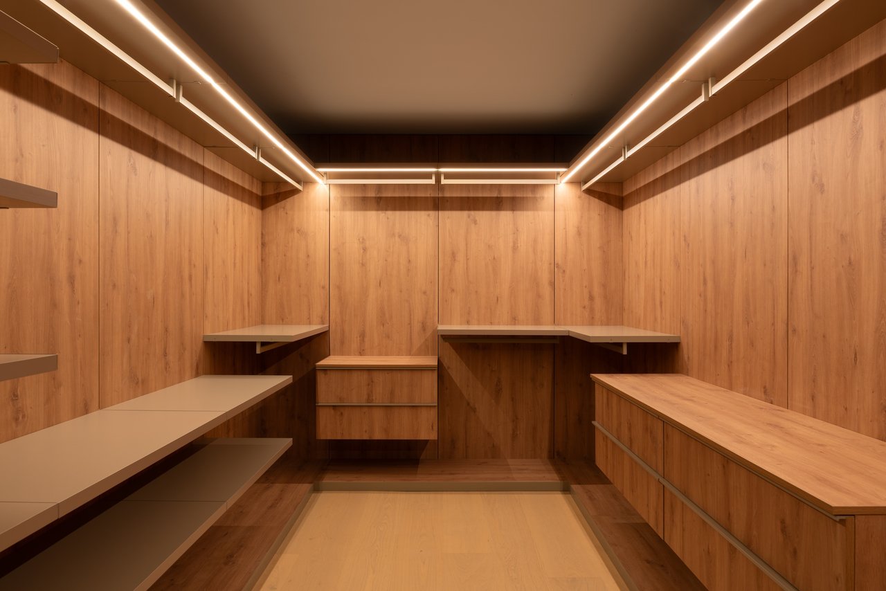 quintessential Hollywood Hills