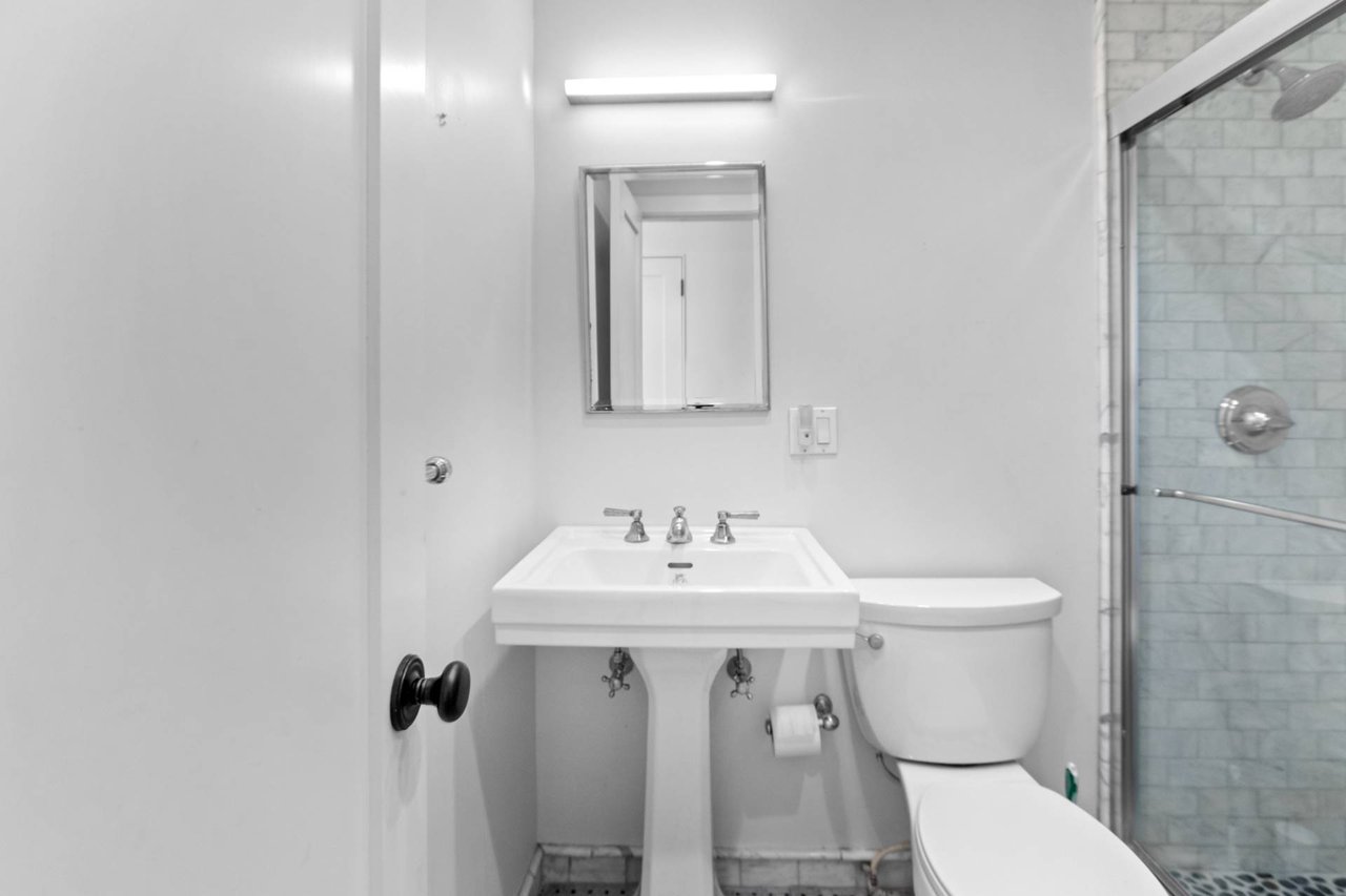42 DAVIS DR