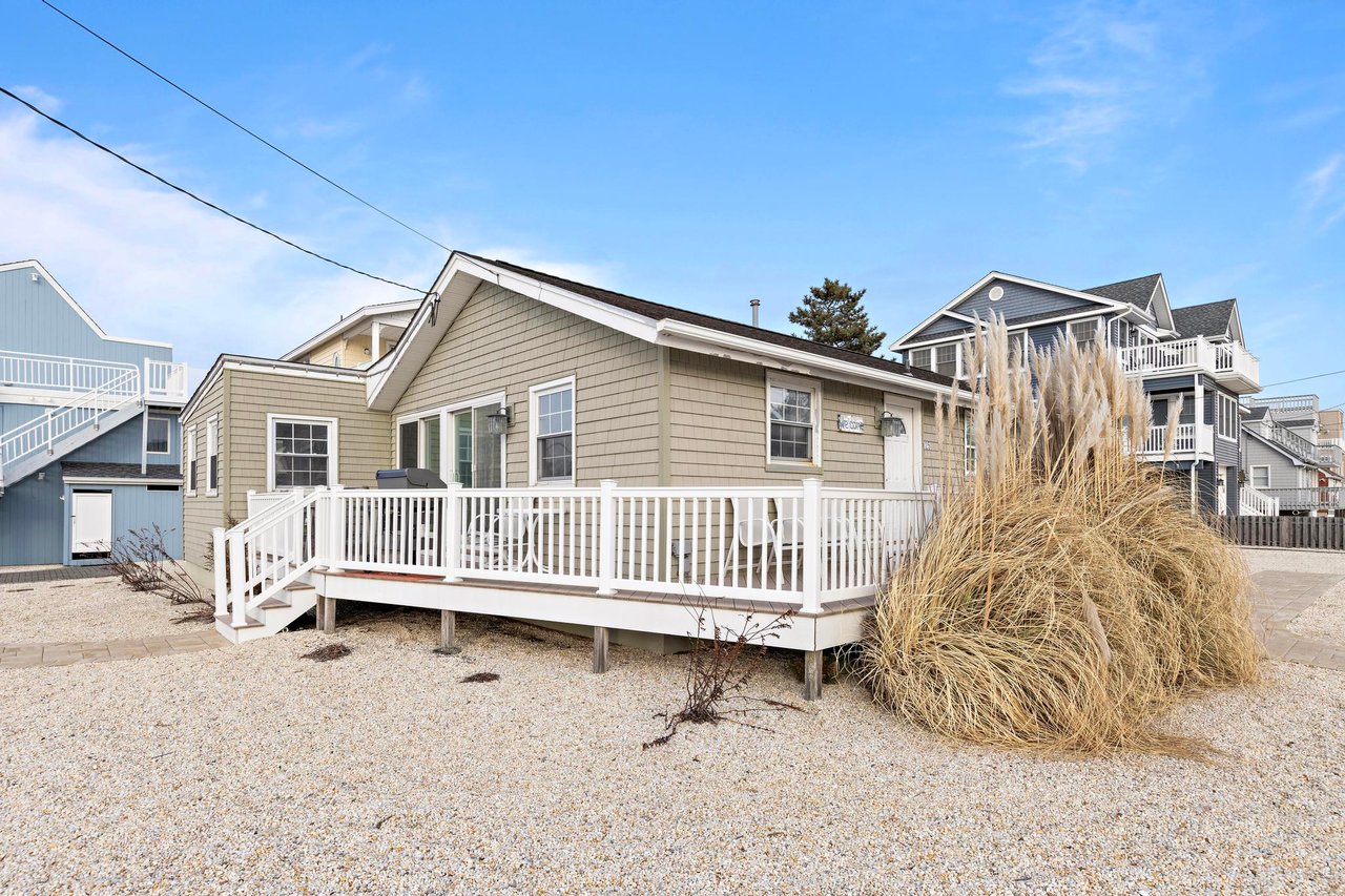 25 Joan Rd, Long Beach Township - Pet Friendly 
