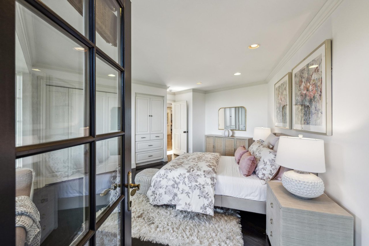 138 Bolivar LN