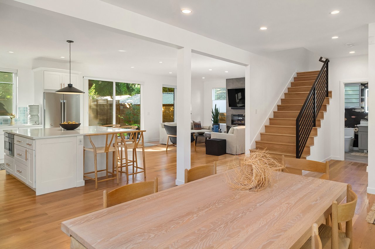 10419 & 10421 41st Avenue SW