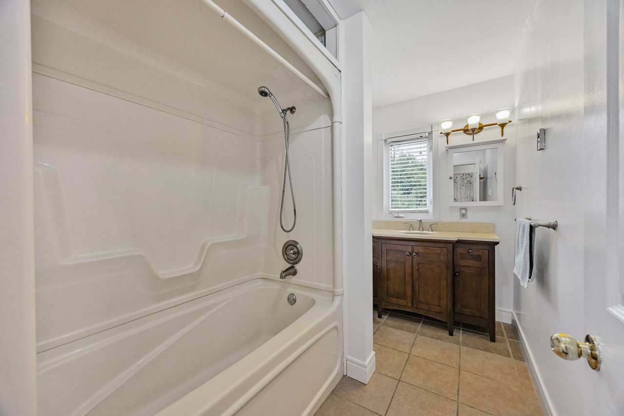 55 Old Church Road, King