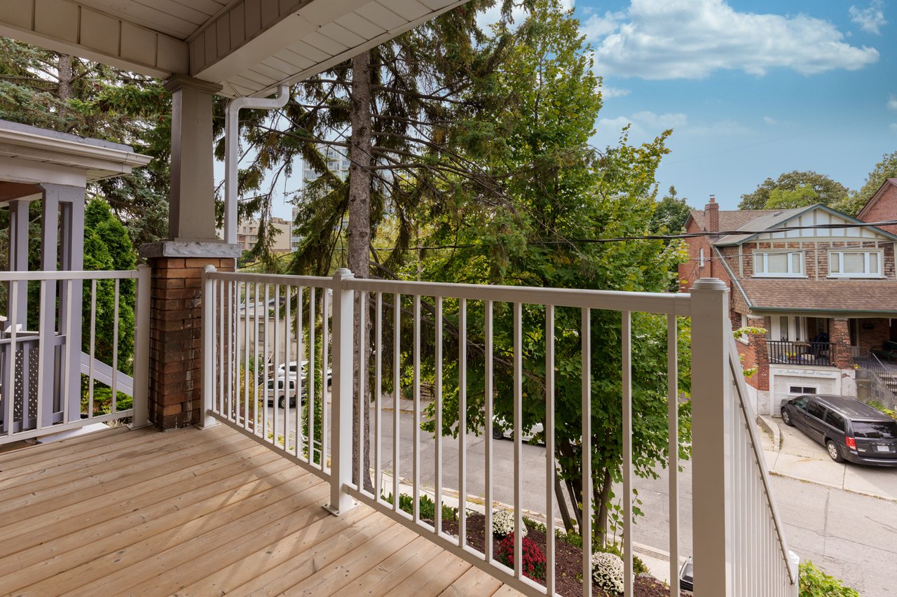 15 Indian Rd Cres #Upper