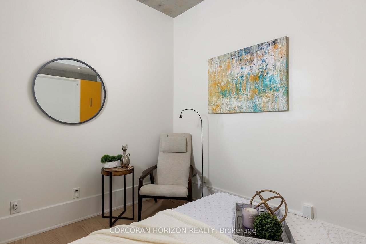 QUEEN ST W PENTHOUSE