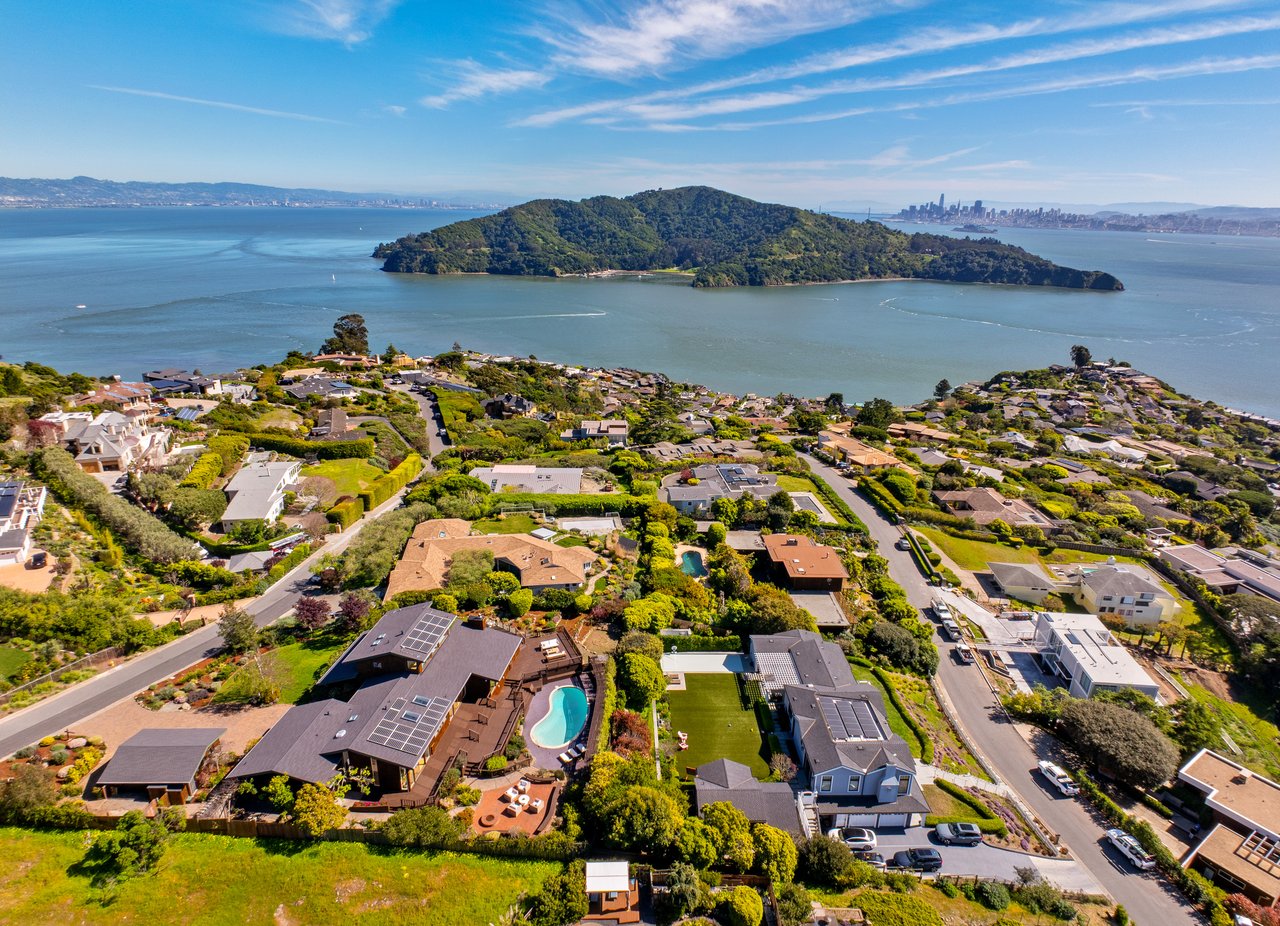 Sweeping Views of San Francisco and the Golden Gate Bridge