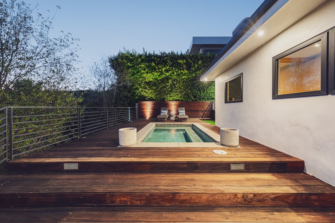 1235 N Kenter Ave, Brentwood