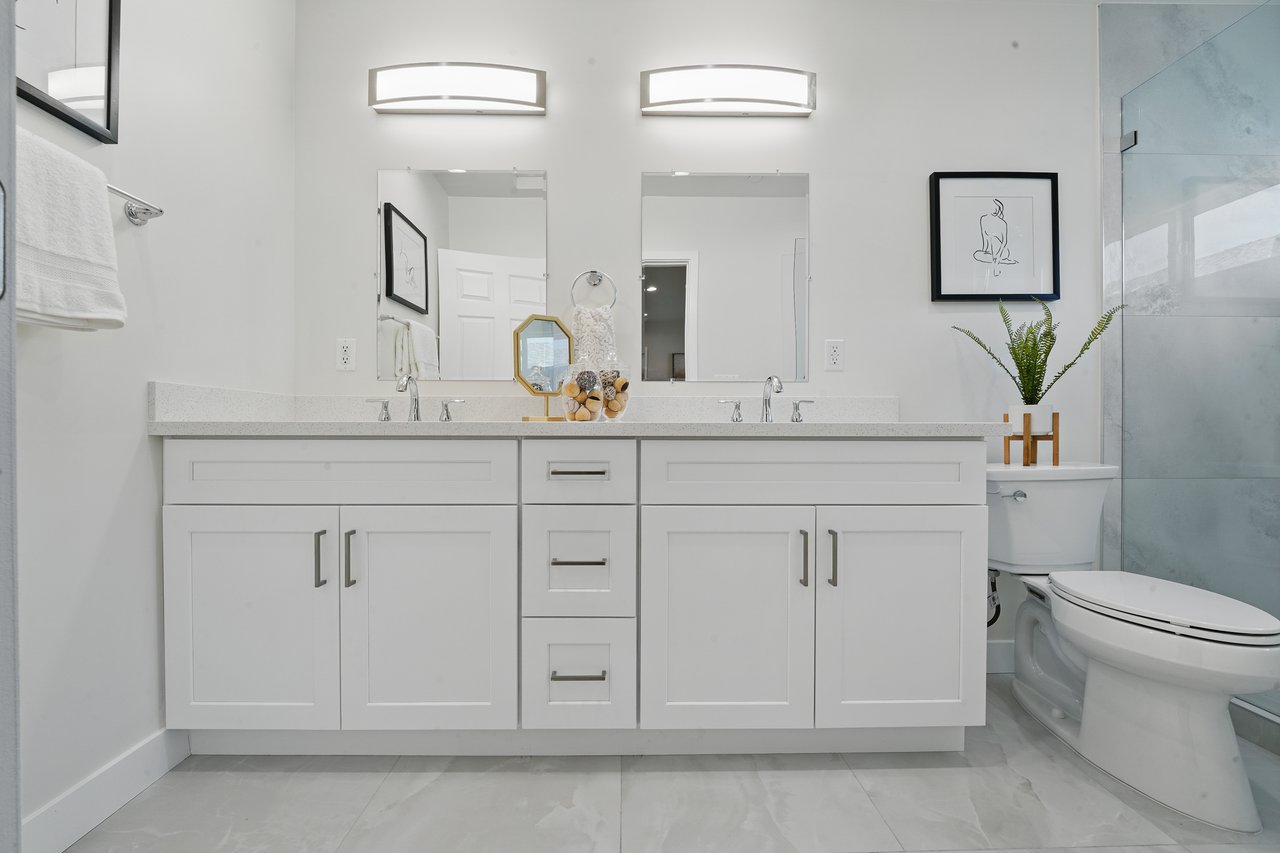4 Units in North Hollywood