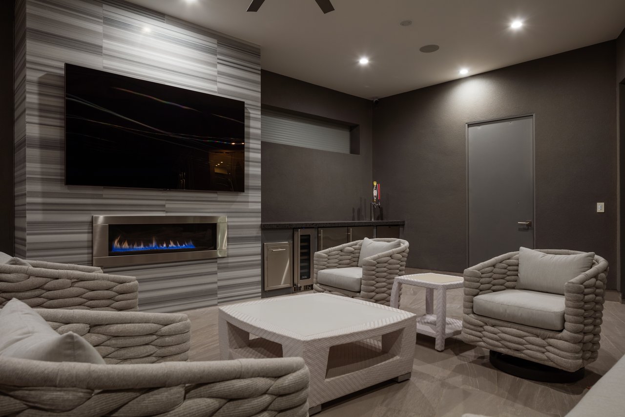 19 Flying Cloud Ln, Las Vegas, NV 89135