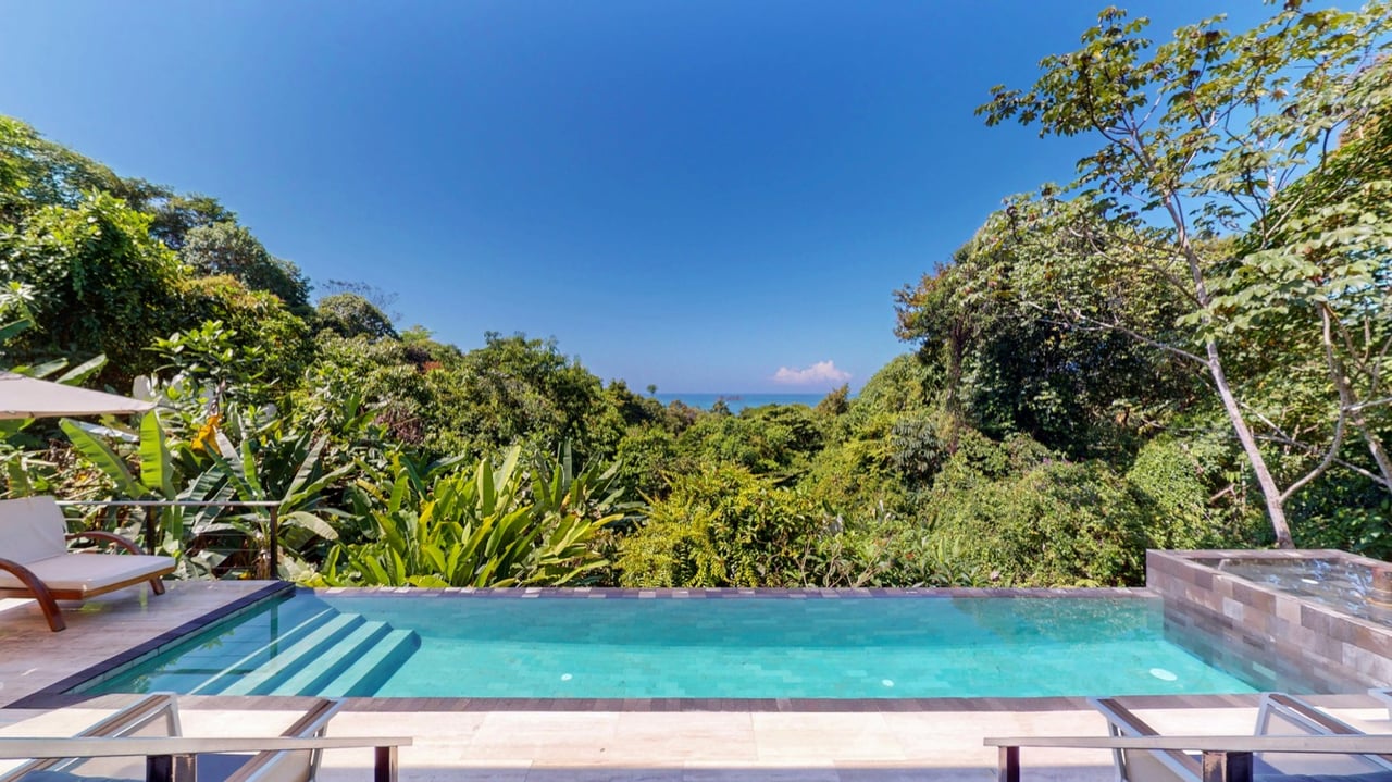 Luxury Retreat in Gated Community with Private Beach Access