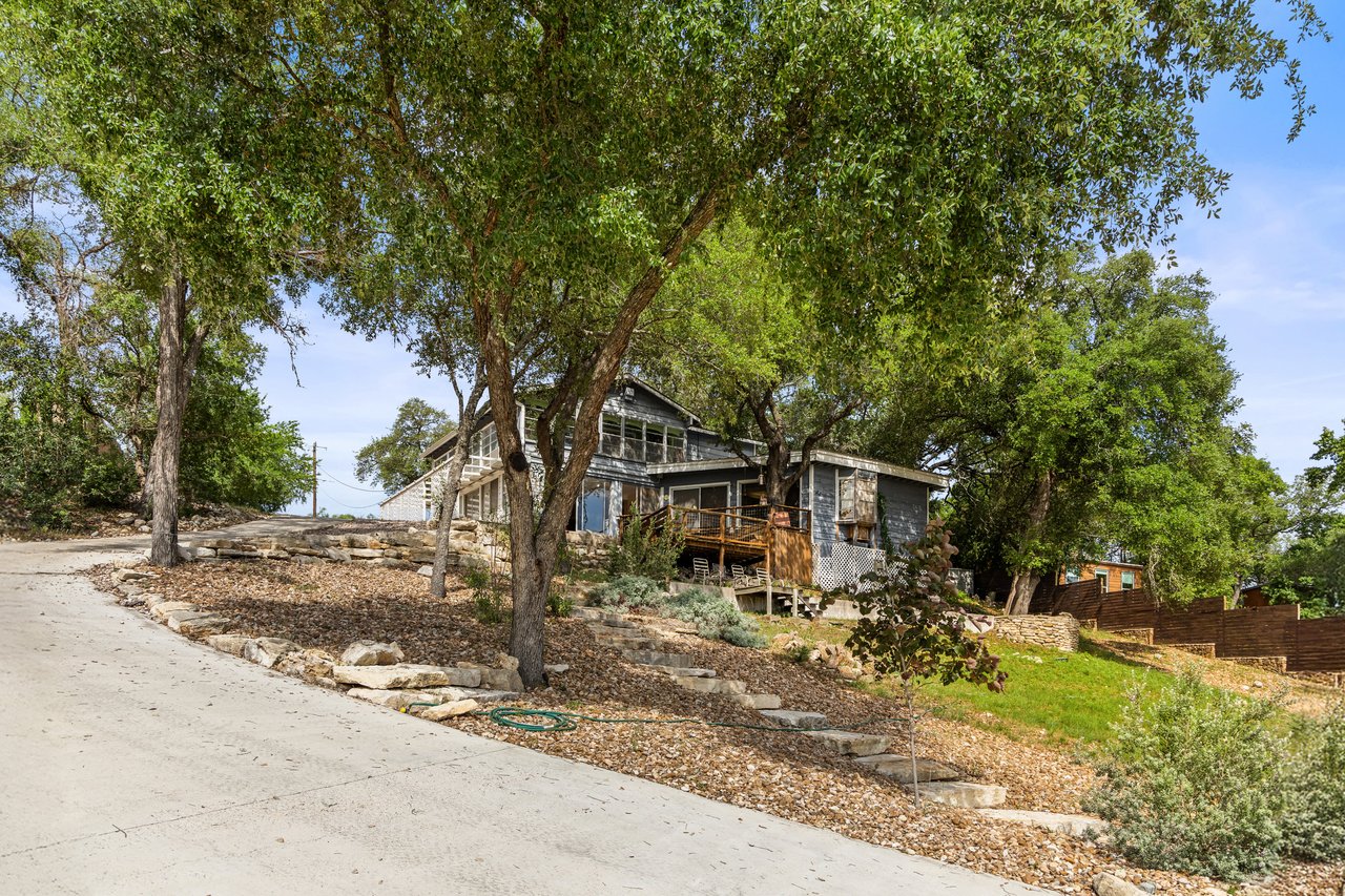907 Lake Shore Dr.